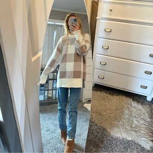 Abercrombie & Fitch Oversized Crewneck Sweater